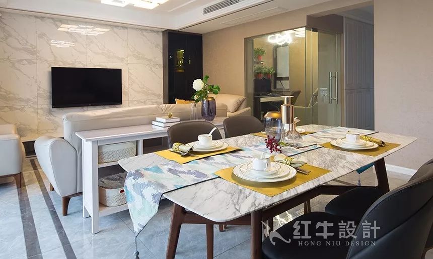 南京融僑觀邸120㎡現(xiàn)代簡約--低調有質感的家居美學04餐廳