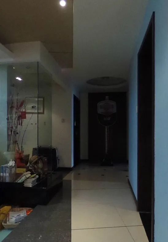 余瑋_金鼎灣花園135㎡輕奢風格--老房升級改造，前后對比大變樣！13過道·改造前