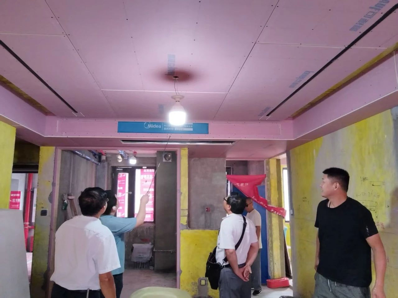 工地突擊巡檢：嚴(yán)苛落實(shí)工藝標(biāo)準(zhǔn)，全力護(hù)航工程質(zhì)量！